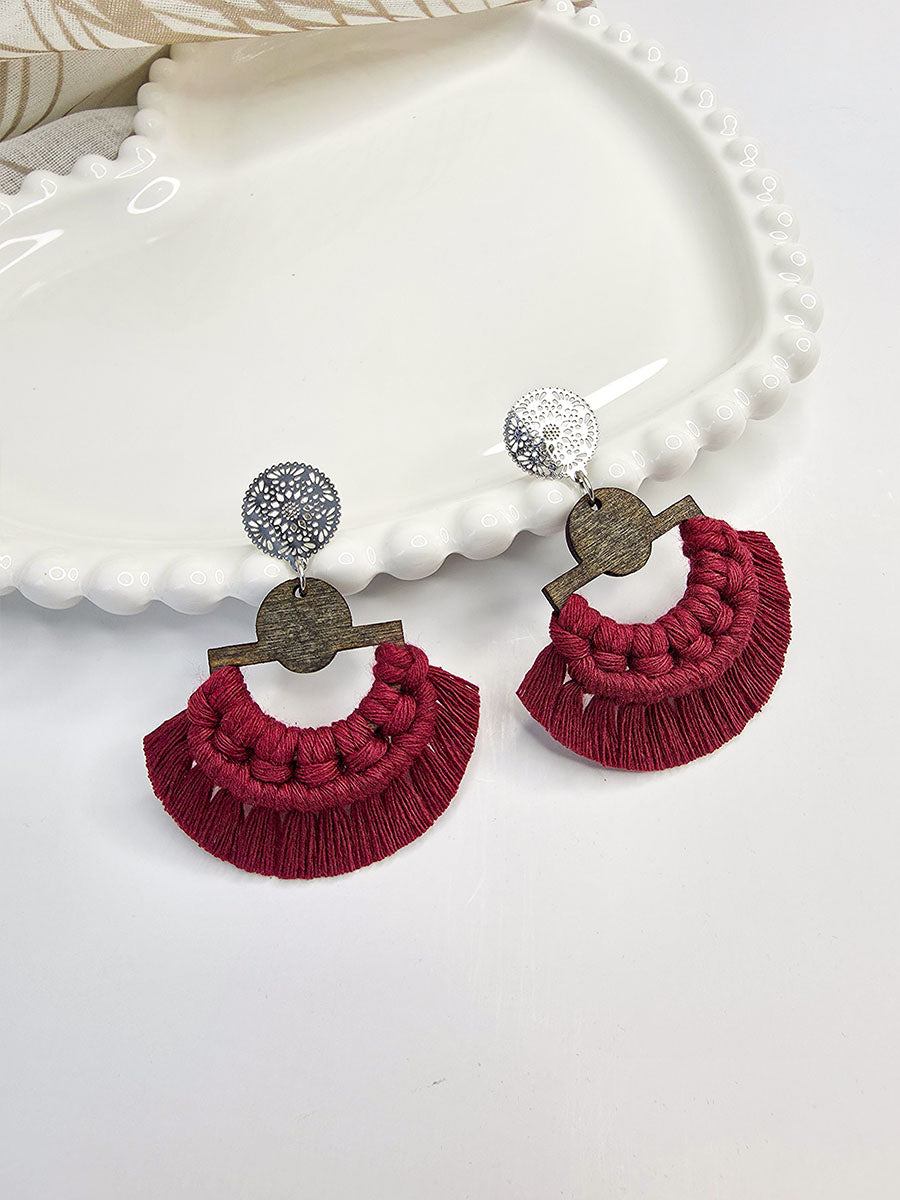 Boucles d’oreilles Soléna – Macramé bohème, couleur rouge cerise