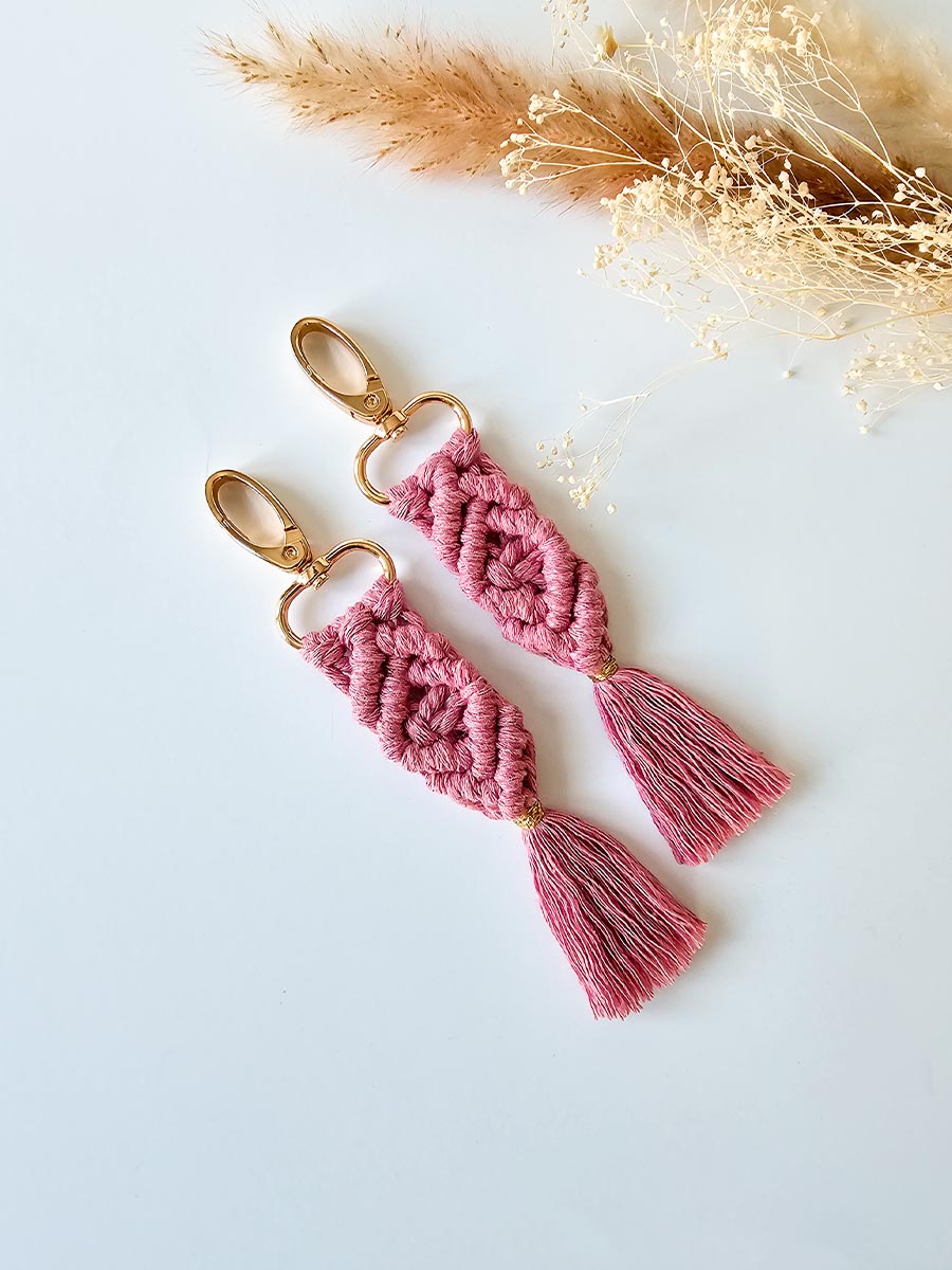 Porte-clés en macramé pince or