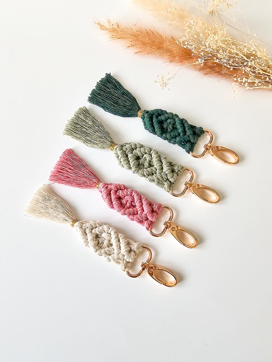 Porte-clés en macramé pince or