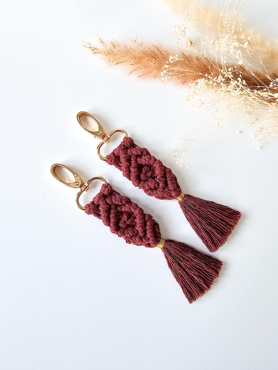 Porte-clés en macramé pince or
