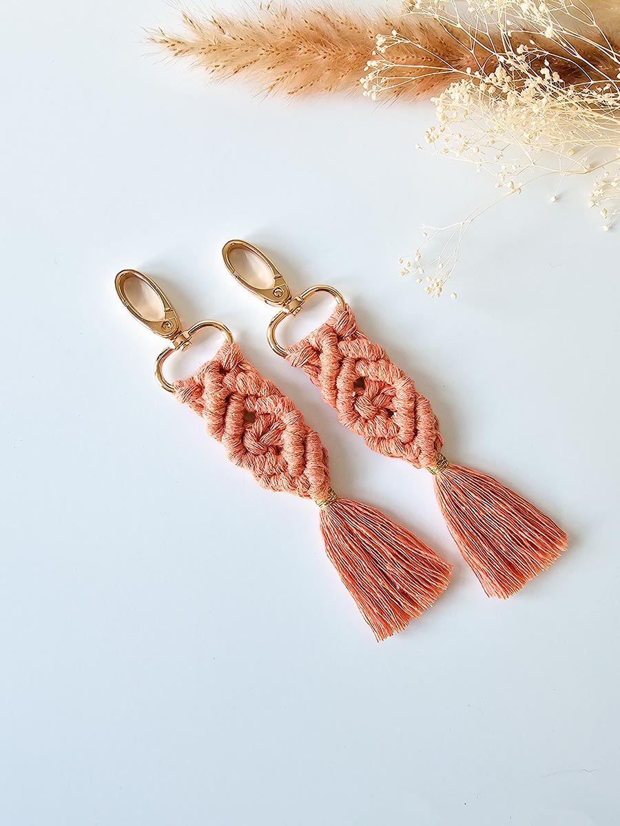 Porte-clés en macramé pince or
