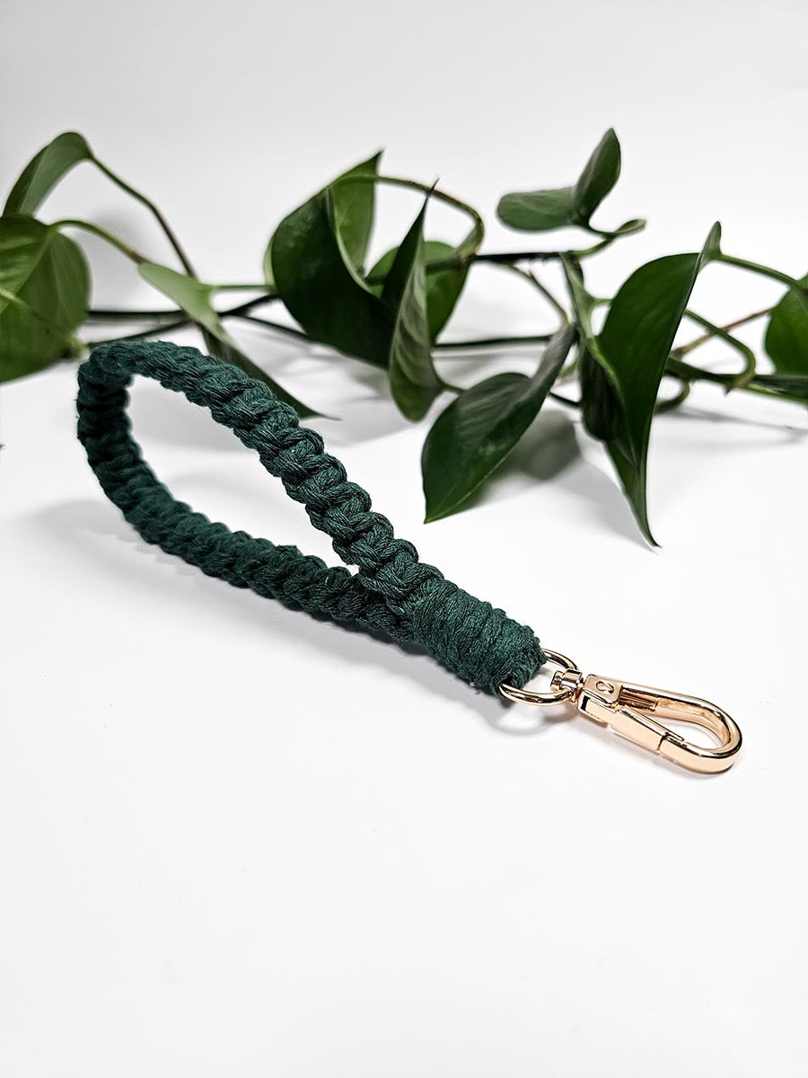 Porte-clés de poignet mince en macramé
