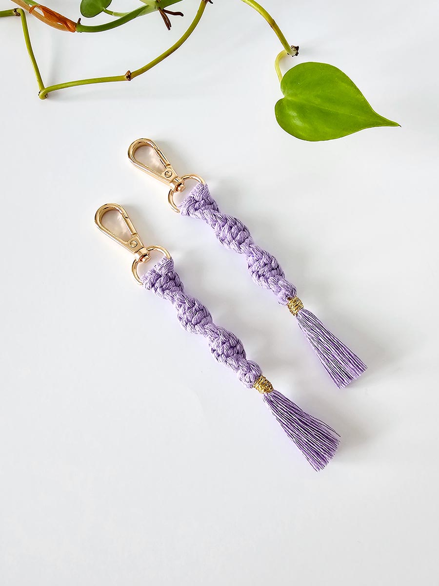 Porte-clés torsadé en macramé