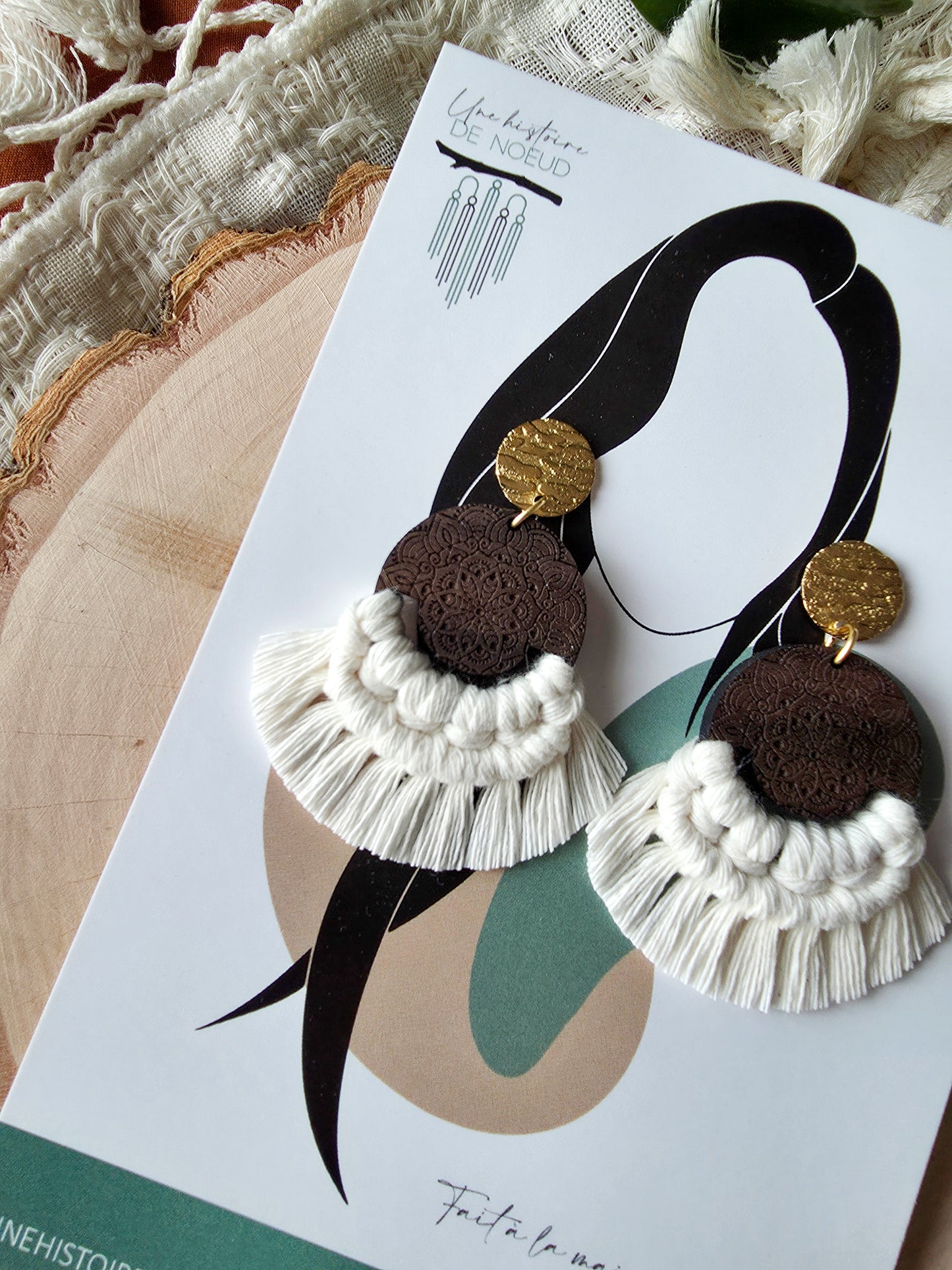 Boucles d’oreilles Mandala – Macramé bohème, couleur naturel et or