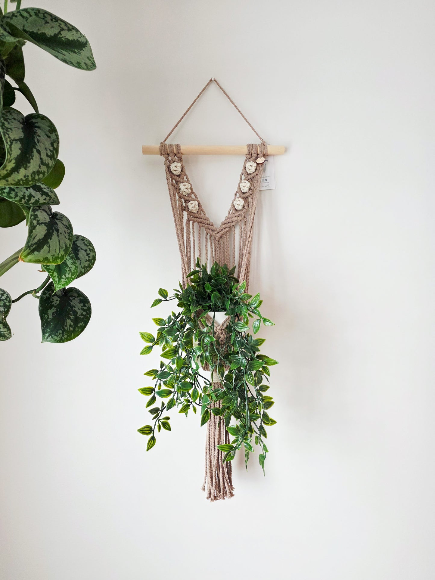 JARDINIÈRE MURALE NAHIA, couleur taupe et naturel