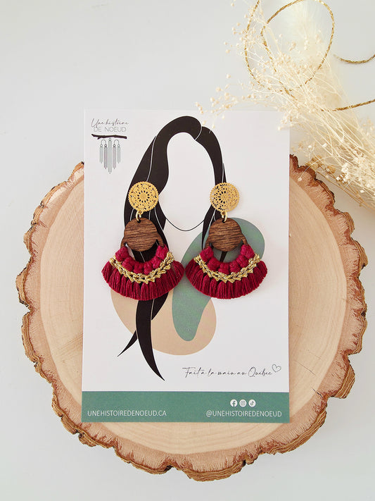 *Mini collection des fêtes* Boucles d'oreilles en macramé, base en bois, couleur bourgogne et or