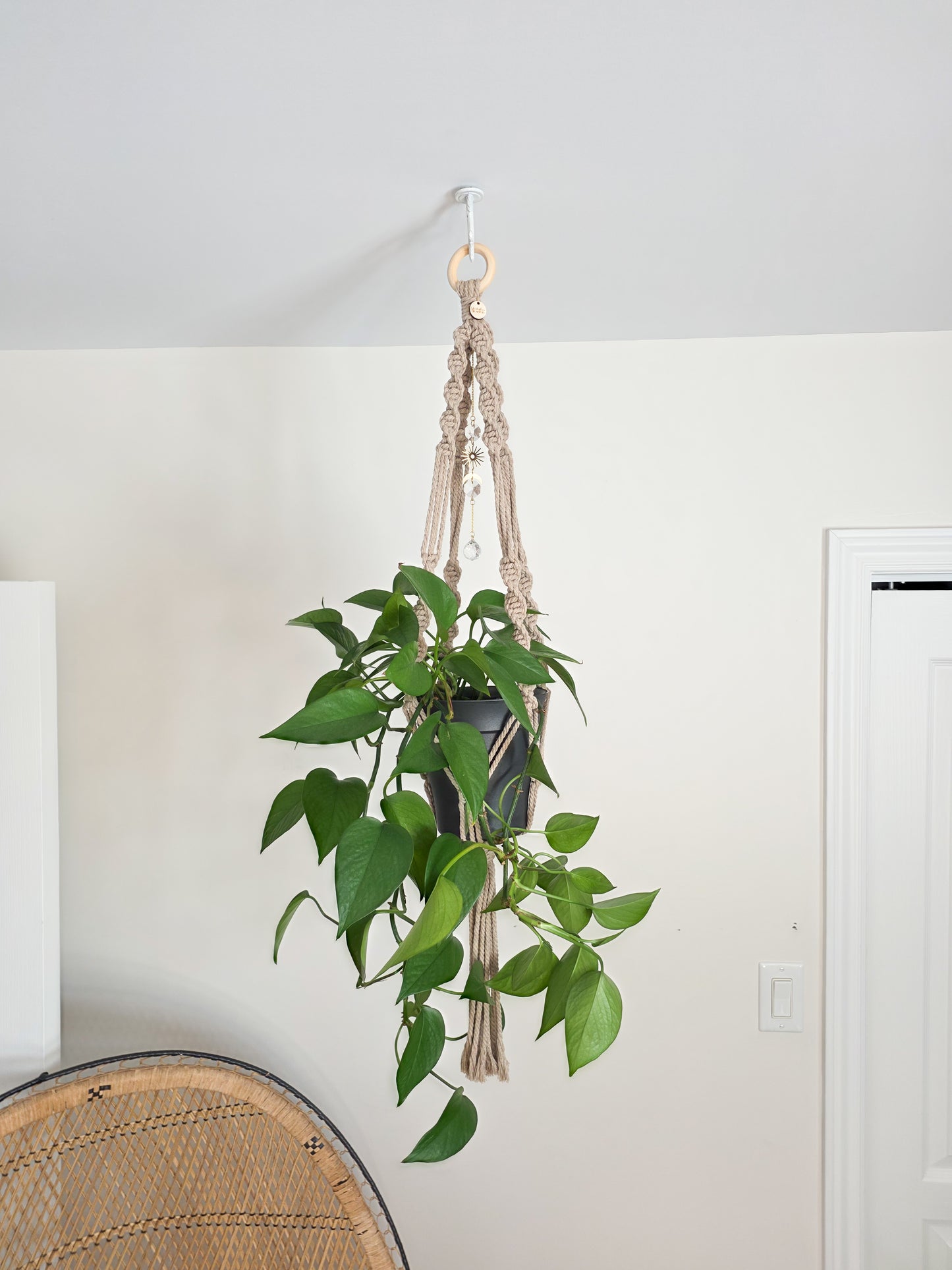 Jardinière Liora – Macramé avec capteur de soleil, couleur taupe