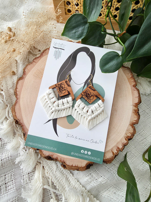 Boucles d’oreilles Flora en bois de cerisier – Format grand, couleur naturel et or