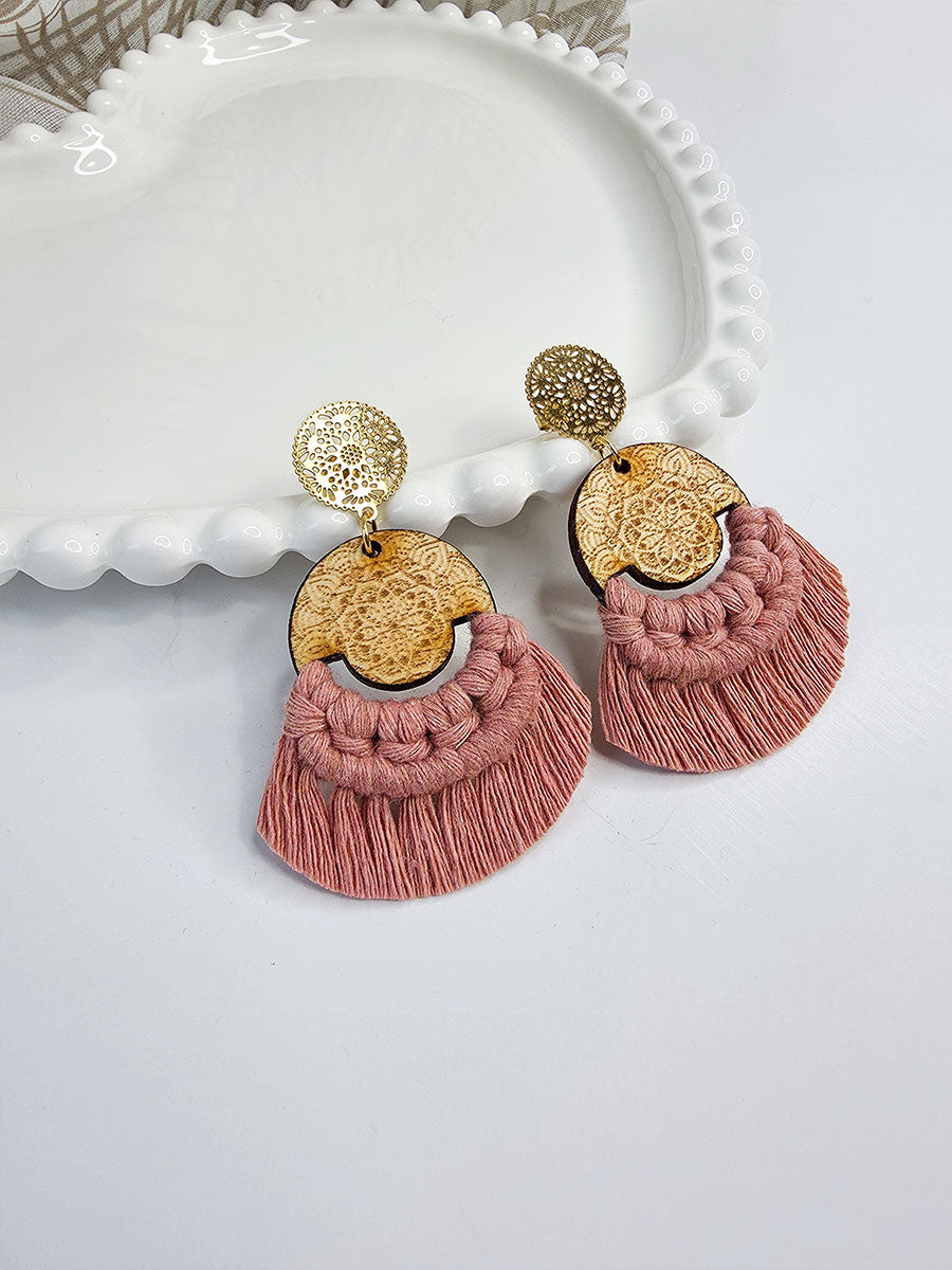 Boucles d’oreilles Mandala – Macramé bohème, couleur rose blush