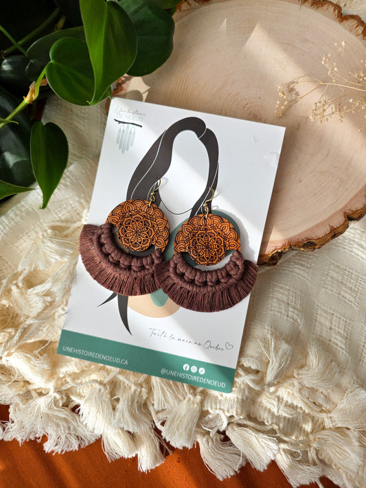 Boucles d’oreilles Mandala en bois de cerisier – Format grand, couleur chocolat et or