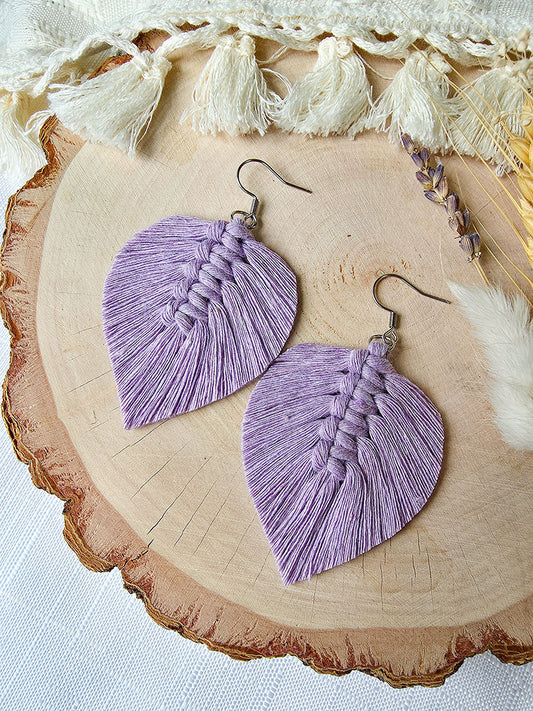 Boucles d’oreilles Plume – Macramé bohème, couleur lavande et argent