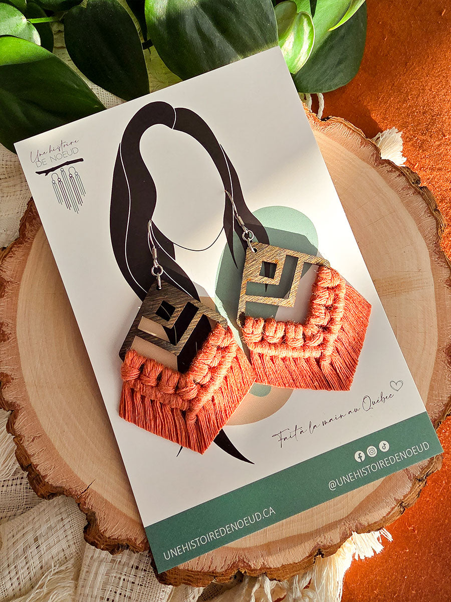 Boucles d’oreilles Azaya – Macramé bohème, couleur terracota et argent