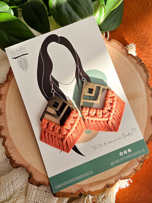 Boucles d’oreilles Azaya – Macramé bohème, couleur terracota et argent