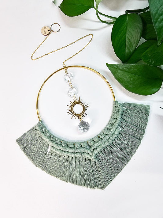Capteur de soleil en macramé avec breloque soleil, eucalyptus