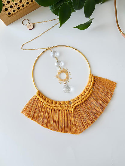 Capteur de soleil Aurélia – Macramé bohème, couleur jaune mourtarde