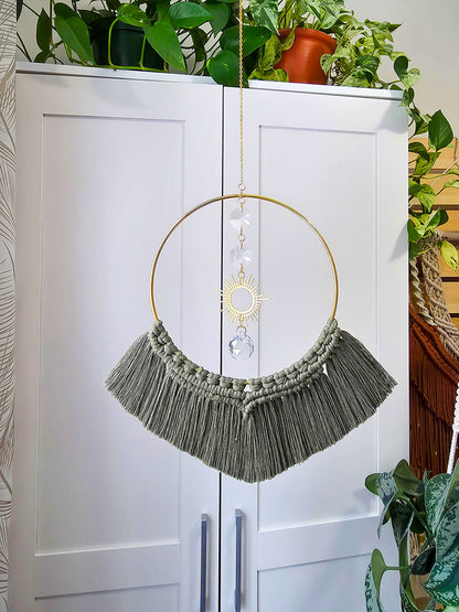 Capteur de soleil Aurélia – Macramé bohème, couleur olive
