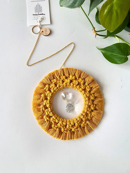Capteur de soleil Aura – Macramé bohème, couleur moutarde