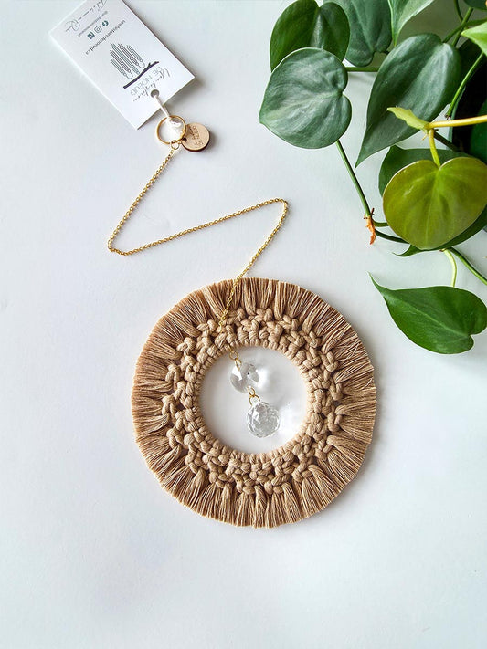 Capteur de soleil en macramé, sable