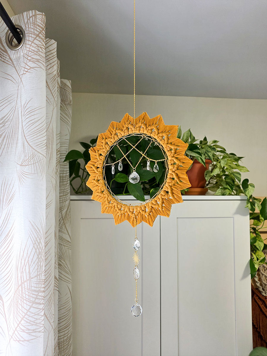 Capteur de soleil Solyana en macramé