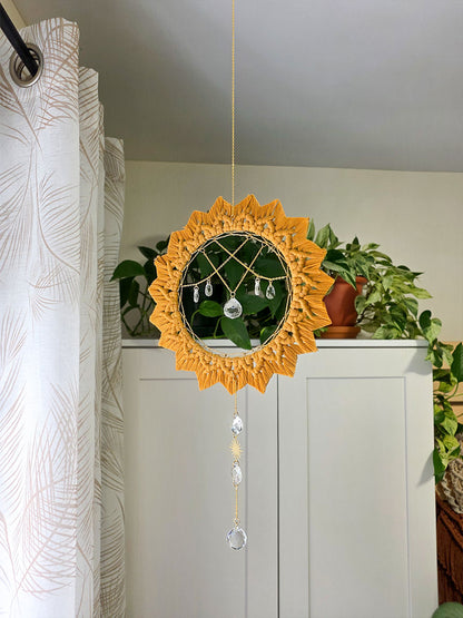 Capteur de soleil Solyana en macramé