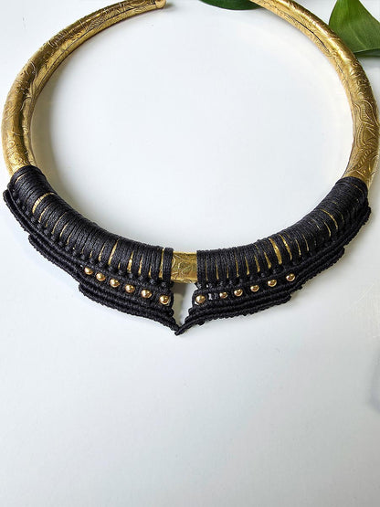 Collier Soraya - Laiton et micro-macramé, couleur noir