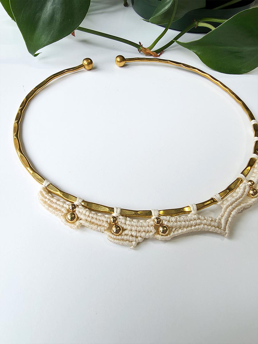 Collier Yuma - Laiton et micro-macramé, couleur naturel