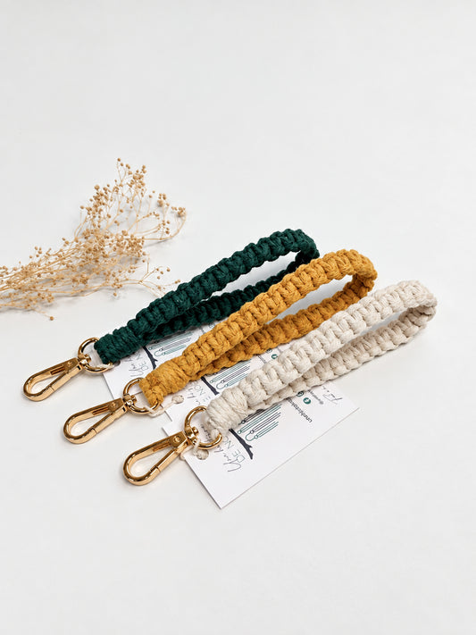 Wrist keychain - flat knot design