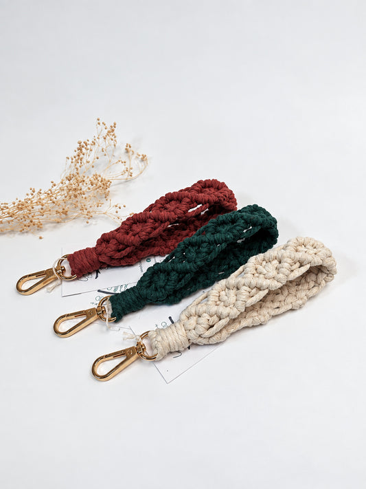 Wristlet keychain - diamond pattern